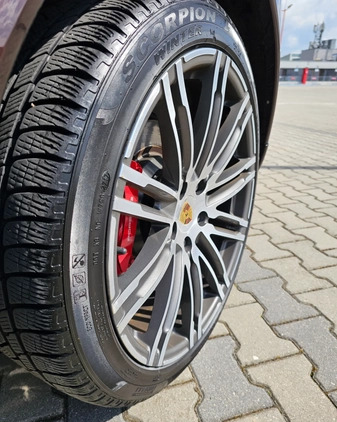 Porsche Cayenne cena 209100 przebieg: 146000, rok produkcji 2015 z Kielce małe 562